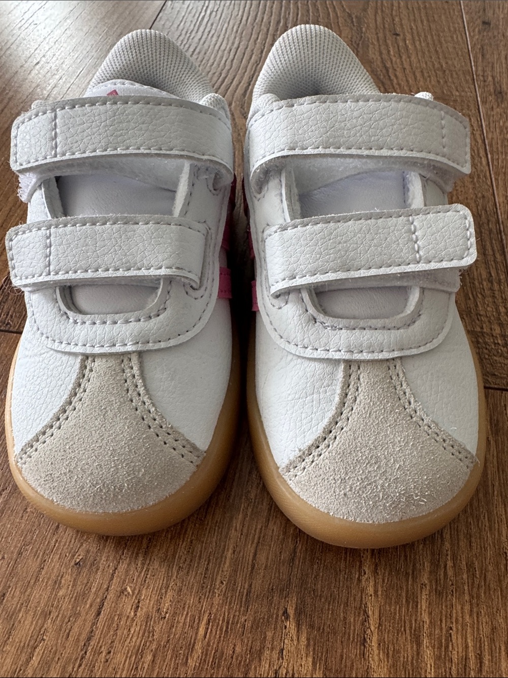 Adidas toddler court sneakers, pink and white, size 6 - Picture 3 of 8